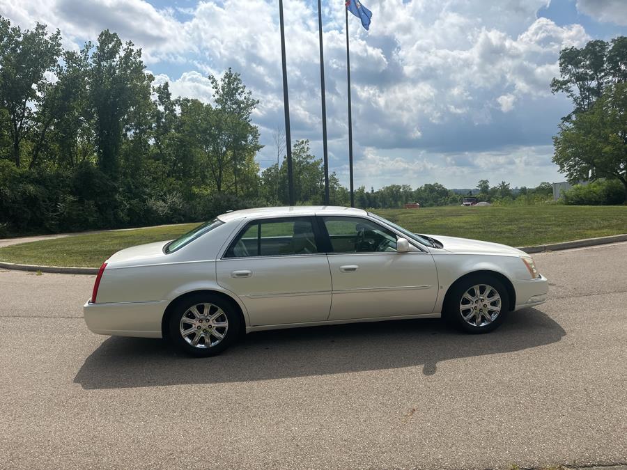 2008 Cadillac DTS 4dr Sdn w/1SB, available for sale in Beavercreek, Ohio | Wholesale Direct Motors. Beavercreek, Ohio 2008 Cadillac DTS 4dr Sdn w/1SB, available for sale in Beavercreek, Ohio | Wholesale Direct Motors. Beavercreek, Ohio