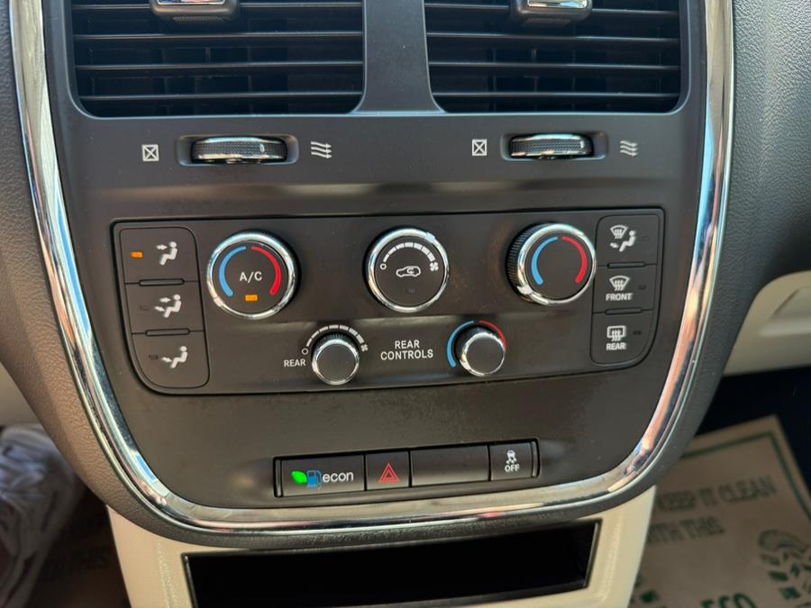 2016 Dodge Grand Caravan 4dr Wgn SE, available for sale in East Windsor, Connecticut | Century Auto And Truck. East Windsor, Connecticut 2016 Dodge Grand Caravan 4dr Wgn SE, available for sale in East Windsor, Connecticut | Century Auto And Truck. East Windsor, Connecticut