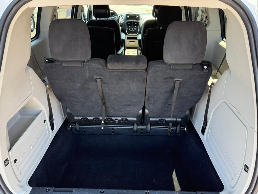 2016 Dodge Grand Caravan 4dr Wgn SE, available for sale in East Windsor, Connecticut | Century Auto And Truck. East Windsor, Connecticut 2016 Dodge Grand Caravan 4dr Wgn SE, available for sale in East Windsor, Connecticut | Century Auto And Truck. East Windsor, Connecticut