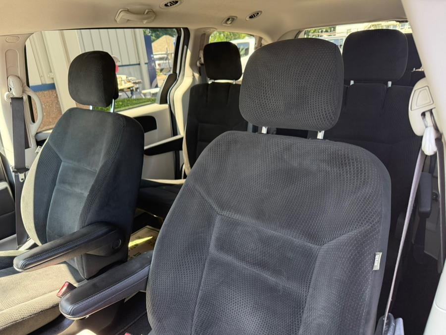 2016 Dodge Grand Caravan 4dr Wgn SE, available for sale in East Windsor, Connecticut | Century Auto And Truck. East Windsor, Connecticut 2016 Dodge Grand Caravan 4dr Wgn SE, available for sale in East Windsor, Connecticut | Century Auto And Truck. East Windsor, Connecticut