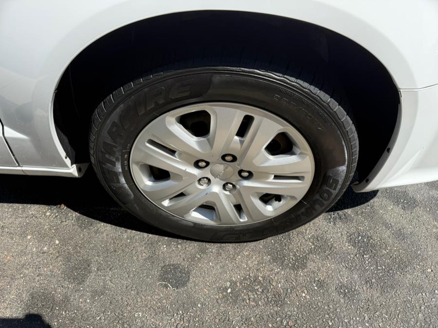 2016 Dodge Grand Caravan 4dr Wgn SE, available for sale in East Windsor, Connecticut | Century Auto And Truck. East Windsor, Connecticut 2016 Dodge Grand Caravan 4dr Wgn SE, available for sale in East Windsor, Connecticut | Century Auto And Truck. East Windsor, Connecticut