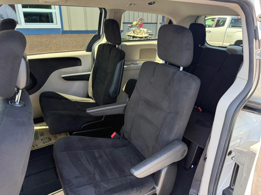 2016 Dodge Grand Caravan 4dr Wgn SE, available for sale in East Windsor, Connecticut | Century Auto And Truck. East Windsor, Connecticut 2016 Dodge Grand Caravan 4dr Wgn SE, available for sale in East Windsor, Connecticut | Century Auto And Truck. East Windsor, Connecticut