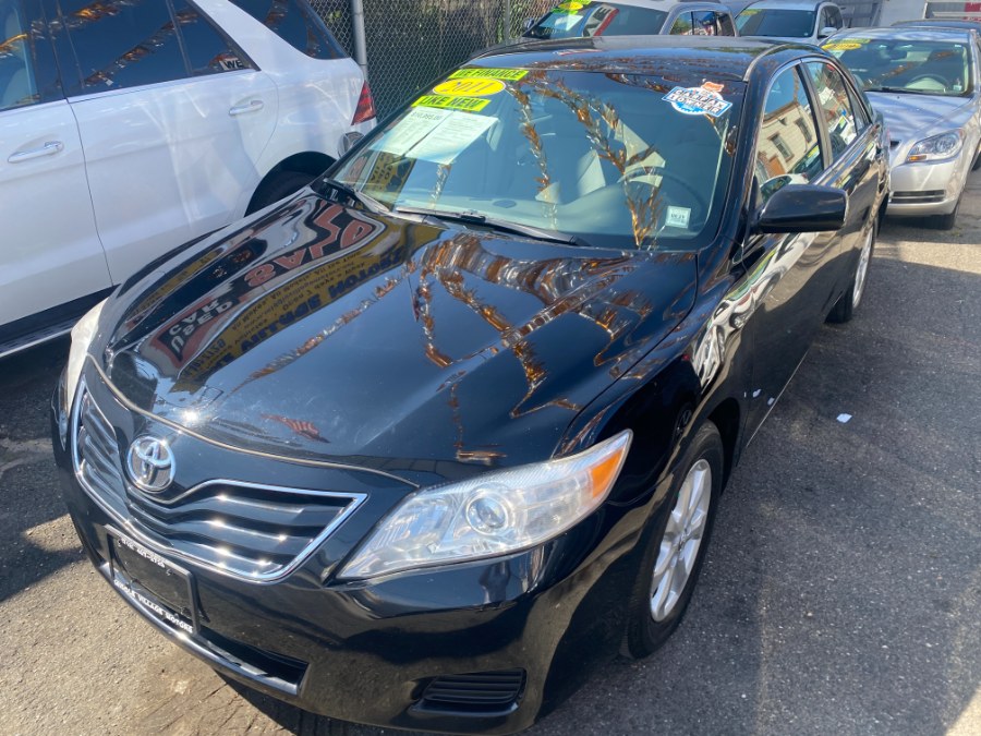 Used 2011 Toyota Camry in Middle Village, New York | Middle Village Motors . Middle Village, New York