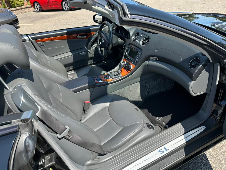 2005 Mercedes-Benz SL-Class 2dr Roadster 5.0L, available for sale in South Windsor, Connecticut | Mike And Tony Auto Sales, Inc. South Windsor, Connecticut 2005 Mercedes-Benz SL-Class 2dr Roadster 5.0L, available for sale in South Windsor, Connecticut | Mike And Tony Auto Sales, Inc. South Windsor, Connecticut