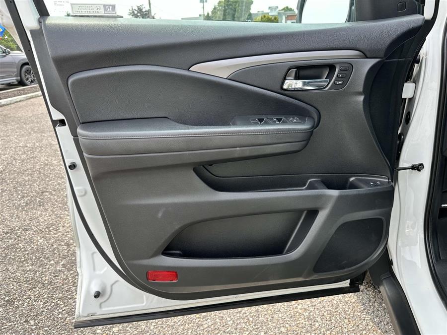 2022 Honda Pilot Special Edition, available for sale in Patchogue, New York | Baron Supercenter. Patchogue, New York 2022 Honda Pilot Special Edition, available for sale in Patchogue, New York | Baron Supercenter. Patchogue, New York