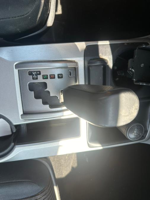 2011 Toyota 4Runner 4WD 4dr V6 SR5 (Natl), available for sale in West Hartford, Connecticut | AutoMax. West Hartford, Connecticut 2011 Toyota 4Runner 4WD 4dr V6 SR5 (Natl), available for sale in West Hartford, Connecticut | AutoMax. West Hartford, Connecticut