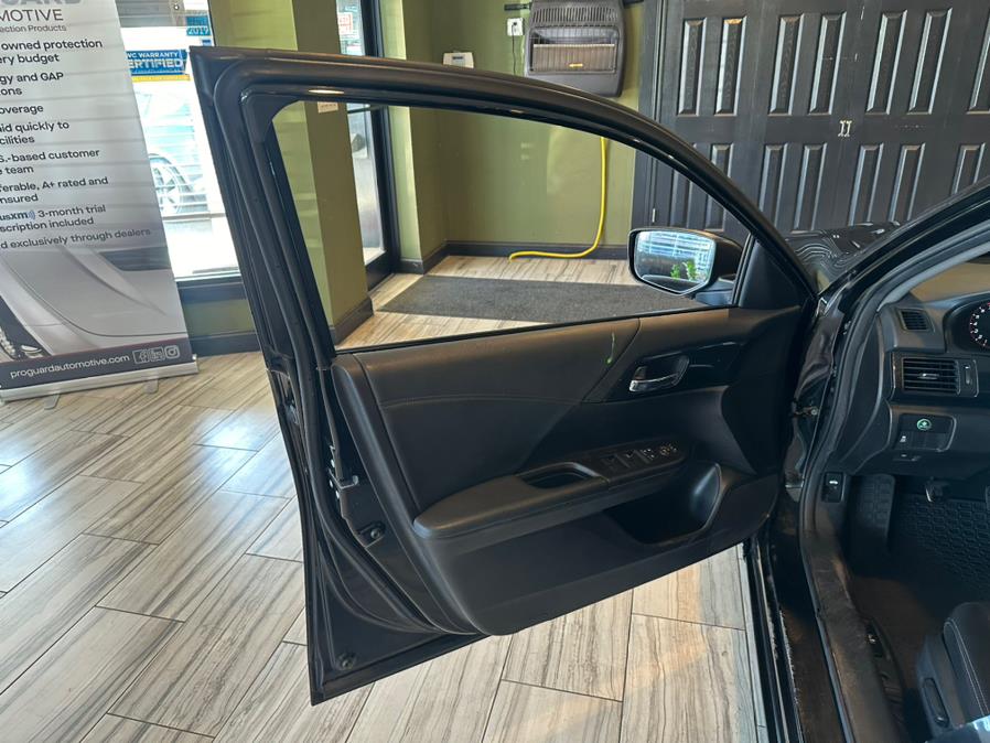 2015 Honda Accord Sedan 4dr I4 Man Sport, available for sale in West Hartford, Connecticut | AutoMax. West Hartford, Connecticut 2015 Honda Accord Sedan 4dr I4 Man Sport, available for sale in West Hartford, Connecticut | AutoMax. West Hartford, Connecticut