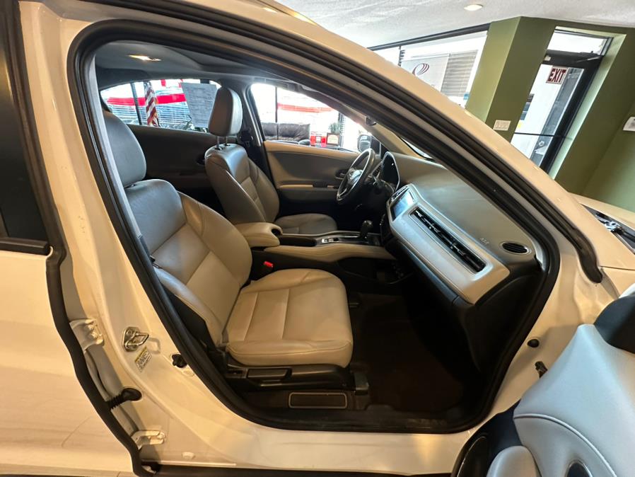 2016 Honda HR-V AWD 4dr CVT EX-L w/Navi, available for sale in West Hartford, Connecticut | AutoMax. West Hartford, Connecticut 2016 Honda HR-V AWD 4dr CVT EX-L w/Navi, available for sale in West Hartford, Connecticut | AutoMax. West Hartford, Connecticut