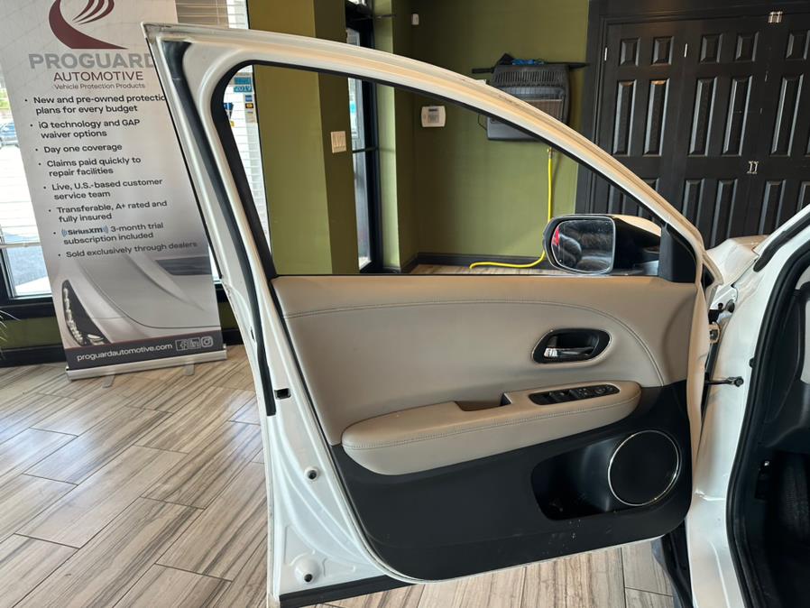 2016 Honda HR-V AWD 4dr CVT EX-L w/Navi, available for sale in West Hartford, Connecticut | AutoMax. West Hartford, Connecticut 2016 Honda HR-V AWD 4dr CVT EX-L w/Navi, available for sale in West Hartford, Connecticut | AutoMax. West Hartford, Connecticut