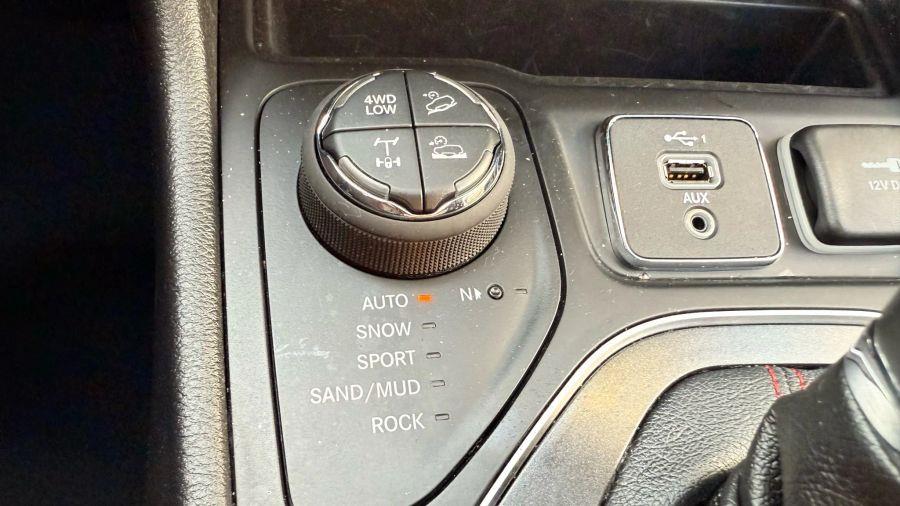 2021 Jeep Cherokee TrailHawk Sport Utility 4D, available for sale in Linden, New Jersey | Route 27 Auto Mall. Linden, New Jersey 2021 Jeep Cherokee TrailHawk Sport Utility 4D, available for sale in Linden, New Jersey | Route 27 Auto Mall. Linden, New Jersey