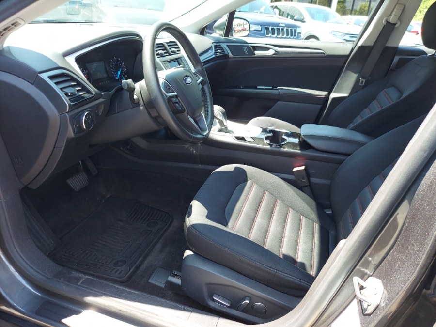2016 Ford Fusion 4dr Sdn SE FWD, available for sale in East Windsor, Connecticut | United Auto Sales of E Windsor, Inc. East Windsor, Connecticut 2016 Ford Fusion 4dr Sdn SE FWD, available for sale in East Windsor, Connecticut | United Auto Sales of E Windsor, Inc. East Windsor, Connecticut