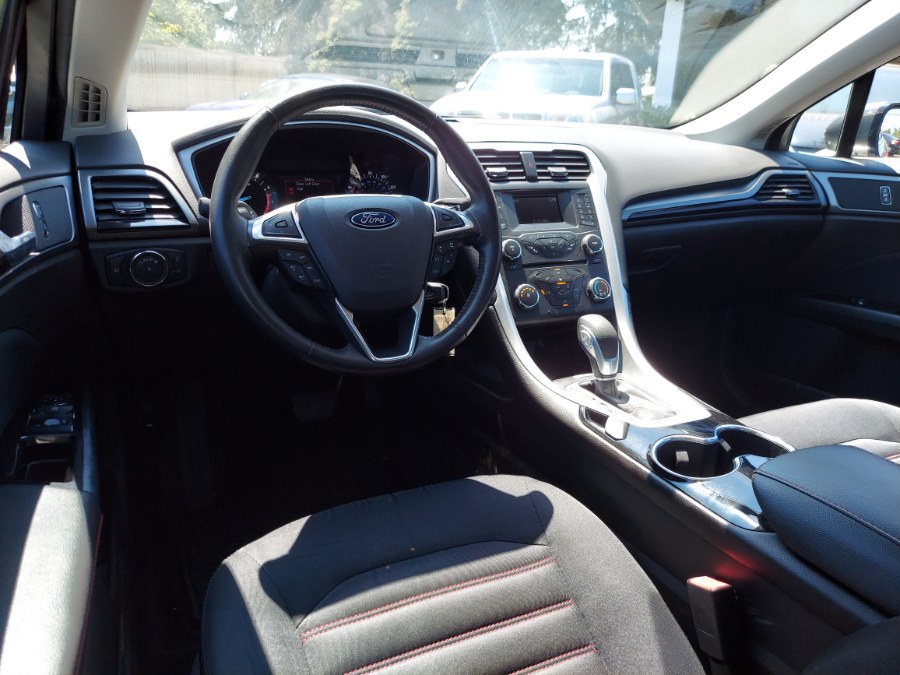 2016 Ford Fusion 4dr Sdn SE FWD, available for sale in East Windsor, Connecticut | United Auto Sales of E Windsor, Inc. East Windsor, Connecticut 2016 Ford Fusion 4dr Sdn SE FWD, available for sale in East Windsor, Connecticut | United Auto Sales of E Windsor, Inc. East Windsor, Connecticut