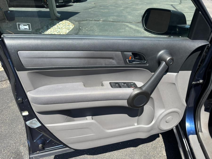 2011 Honda CR-V 4WD 5dr SE, available for sale in Somers, Connecticut | Four Town Motors LLC. Somers, Connecticut 2011 Honda CR-V 4WD 5dr SE, available for sale in Somers, Connecticut | Four Town Motors LLC. Somers, Connecticut