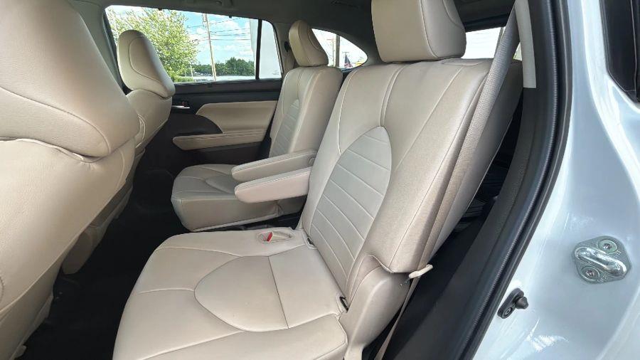 2021 Toyota Highlander XLE Sport Utility 4D, available for sale in NEW BRITAIN, Connecticut | Prestige Auto Superstore. NEW BRITAIN, Connecticut 2021 Toyota Highlander XLE Sport Utility 4D, available for sale in NEW BRITAIN, Connecticut | Prestige Auto Superstore. NEW BRITAIN, Connecticut
