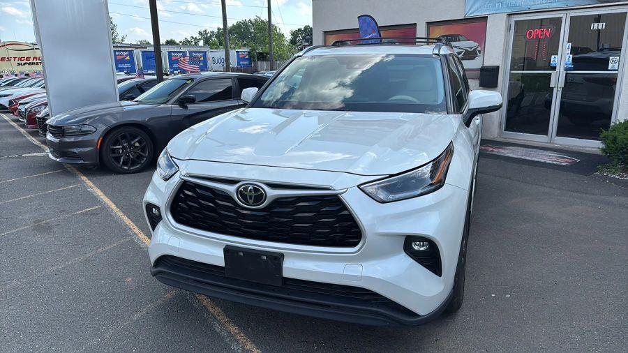 2021 Toyota Highlander XLE Sport Utility 4D, available for sale in NEW BRITAIN, Connecticut | Prestige Auto Superstore. NEW BRITAIN, Connecticut 2021 Toyota Highlander XLE Sport Utility 4D, available for sale in NEW BRITAIN, Connecticut | Prestige Auto Superstore. NEW BRITAIN, Connecticut
