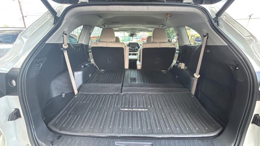 2021 Toyota Highlander XLE Sport Utility 4D, available for sale in NEW BRITAIN, Connecticut | Prestige Auto Superstore. NEW BRITAIN, Connecticut 2021 Toyota Highlander XLE Sport Utility 4D, available for sale in NEW BRITAIN, Connecticut | Prestige Auto Superstore. NEW BRITAIN, Connecticut