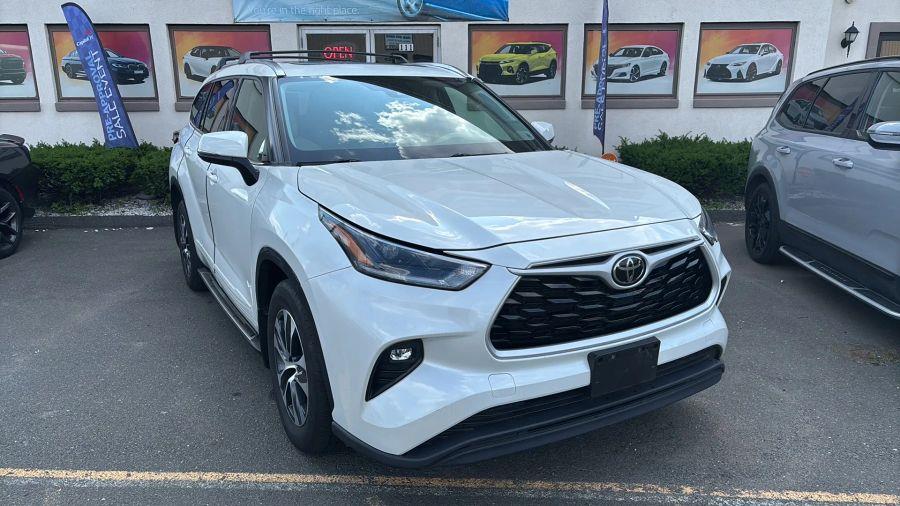 2021 Toyota Highlander XLE Sport Utility 4D, available for sale in NEW BRITAIN, Connecticut | Prestige Auto Superstore. NEW BRITAIN, Connecticut 2021 Toyota Highlander XLE Sport Utility 4D, available for sale in NEW BRITAIN, Connecticut | Prestige Auto Superstore. NEW BRITAIN, Connecticut