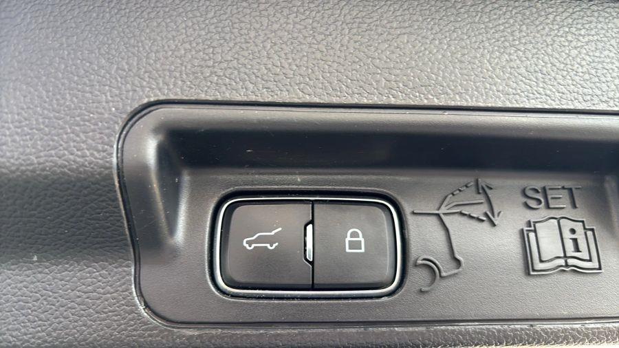 2020 Ford Explorer Platinum Sport Utility 4D, available for sale in NEW BRITAIN, Connecticut | Prestige Auto Superstore. NEW BRITAIN, Connecticut 2020 Ford Explorer Platinum Sport Utility 4D, available for sale in NEW BRITAIN, Connecticut | Prestige Auto Superstore. NEW BRITAIN, Connecticut