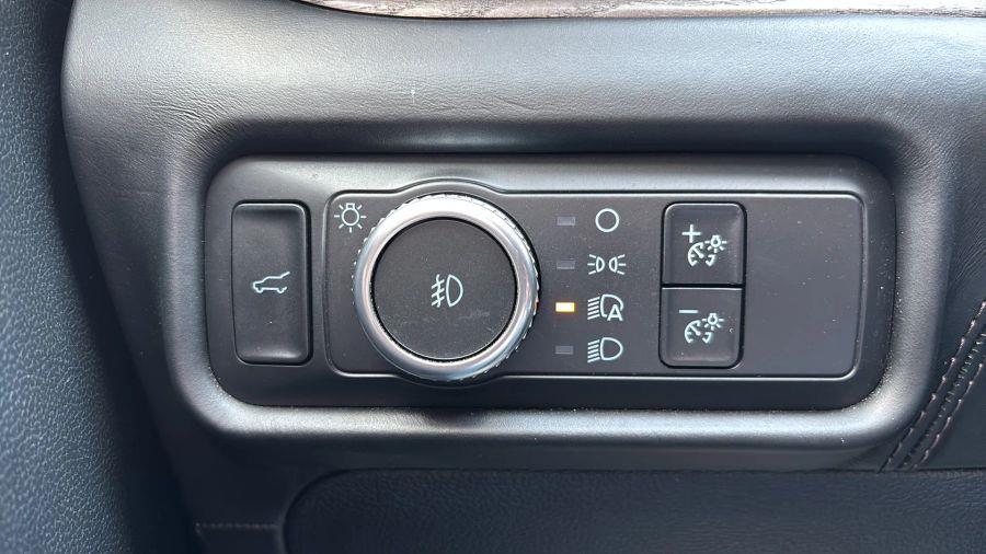 2020 Ford Explorer Platinum Sport Utility 4D, available for sale in NEW BRITAIN, Connecticut | Prestige Auto Superstore. NEW BRITAIN, Connecticut 2020 Ford Explorer Platinum Sport Utility 4D, available for sale in NEW BRITAIN, Connecticut | Prestige Auto Superstore. NEW BRITAIN, Connecticut