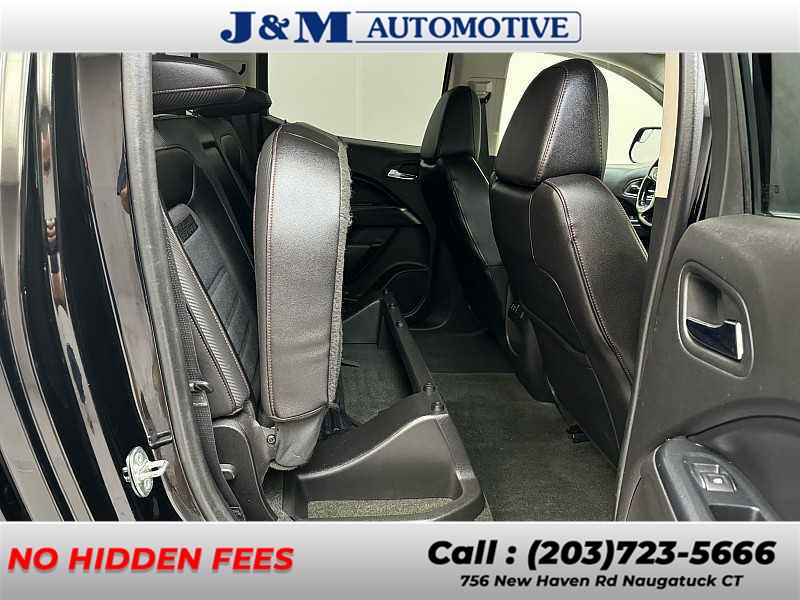 2016 GMC Canyon 4WD SLE, available for sale in Naugatuck, Connecticut | J&M Automotive Sls&Svc LLC. Naugatuck, Connecticut 2016 GMC Canyon 4WD SLE, available for sale in Naugatuck, Connecticut | J&M Automotive Sls&Svc LLC. Naugatuck, Connecticut