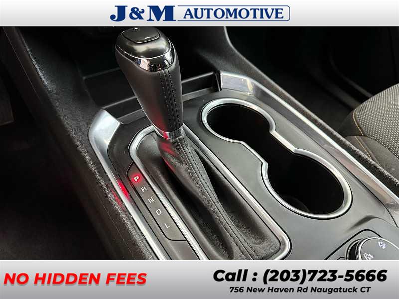 2019 Chevrolet Traverse LT Cloth, available for sale in Naugatuck, Connecticut | J&M Automotive Sls&Svc LLC. Naugatuck, Connecticut 2019 Chevrolet Traverse LT Cloth, available for sale in Naugatuck, Connecticut | J&M Automotive Sls&Svc LLC. Naugatuck, Connecticut