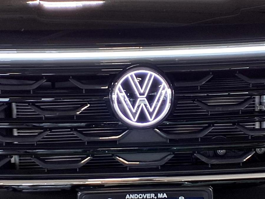 2024 Volkswagen Atlas Cross Sport SE Technology photo 3