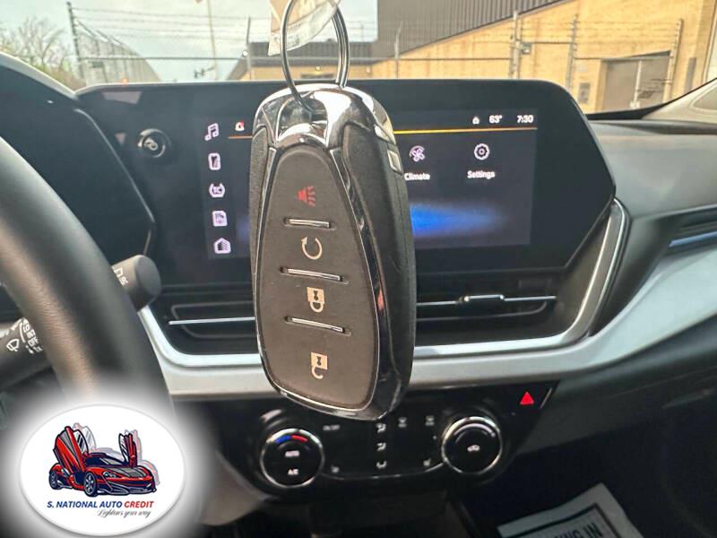 2024 Chevrolet Trax FWD 4dr LT, available for sale in Meriden, Connecticut | Sandra Auto Broker LLC. Meriden, Connecticut 2024 Chevrolet Trax FWD 4dr LT, available for sale in Meriden, Connecticut | Sandra Auto Broker LLC. Meriden, Connecticut