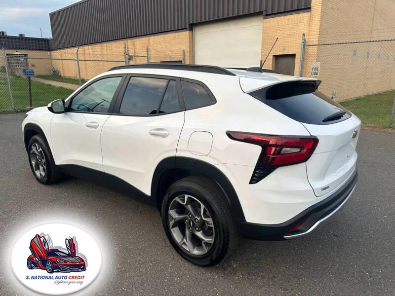 2024 Chevrolet Trax FWD 4dr LT, available for sale in Meriden, Connecticut | Sandra Auto Broker LLC. Meriden, Connecticut 2024 Chevrolet Trax FWD 4dr LT, available for sale in Meriden, Connecticut | Sandra Auto Broker LLC. Meriden, Connecticut