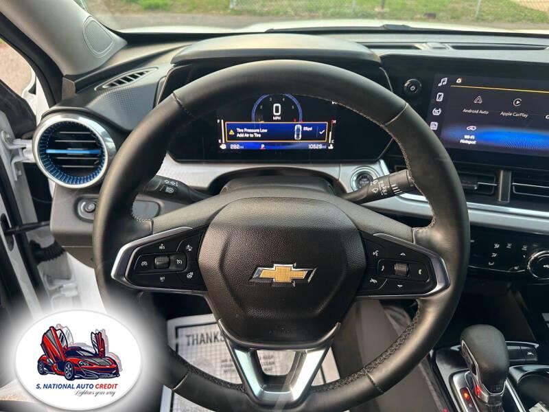2024 Chevrolet Trax FWD 4dr LT, available for sale in Meriden, Connecticut | Sandra Auto Broker LLC. Meriden, Connecticut 2024 Chevrolet Trax FWD 4dr LT, available for sale in Meriden, Connecticut | Sandra Auto Broker LLC. Meriden, Connecticut