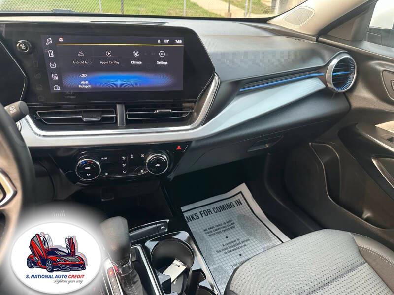 2024 Chevrolet Trax FWD 4dr LT, available for sale in Meriden, Connecticut | Sandra Auto Broker LLC. Meriden, Connecticut 2024 Chevrolet Trax FWD 4dr LT, available for sale in Meriden, Connecticut | Sandra Auto Broker LLC. Meriden, Connecticut