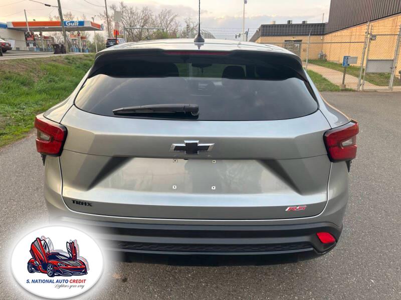 2024 Chevrolet Trax FWD 4dr 1RS, available for sale in Meriden, Connecticut | Sandra Auto Broker LLC. Meriden, Connecticut 2024 Chevrolet Trax FWD 4dr 1RS, available for sale in Meriden, Connecticut | Sandra Auto Broker LLC. Meriden, Connecticut