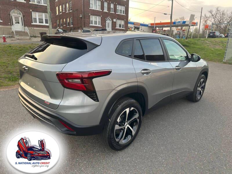 2024 Chevrolet Trax FWD 4dr 1RS, available for sale in Meriden, Connecticut | Sandra Auto Broker LLC. Meriden, Connecticut 2024 Chevrolet Trax FWD 4dr 1RS, available for sale in Meriden, Connecticut | Sandra Auto Broker LLC. Meriden, Connecticut