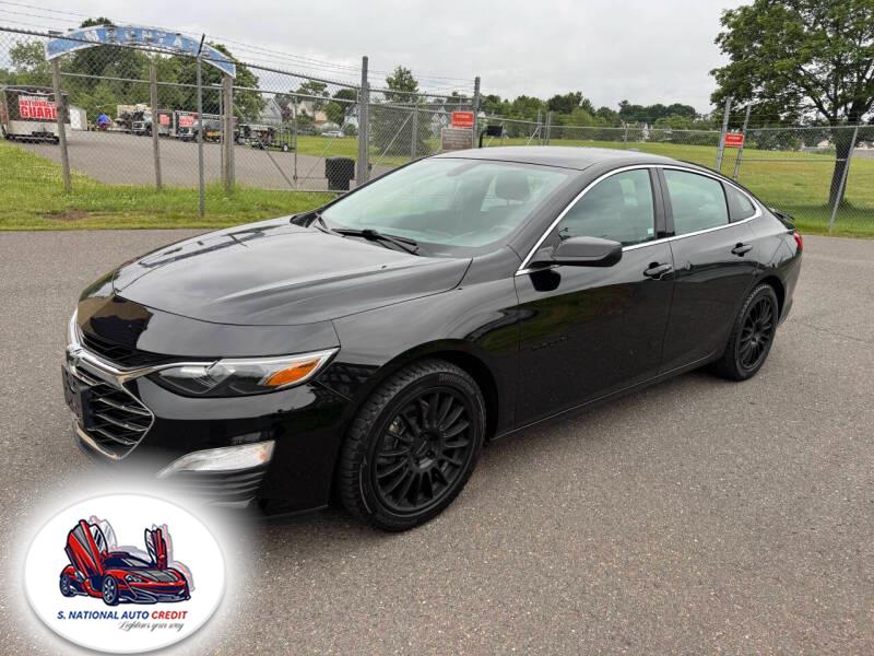 2022 Chevrolet Malibu 4dr Sdn RS, available for sale in Meriden, Connecticut | Sandra Auto Broker LLC. Meriden, Connecticut 2022 Chevrolet Malibu 4dr Sdn RS, available for sale in Meriden, Connecticut | Sandra Auto Broker LLC. Meriden, Connecticut
