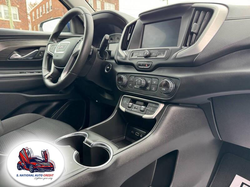 2022 GMC Terrain AWD 4dr SLE, available for sale in Meriden, Connecticut | Sandra Auto Broker LLC. Meriden, Connecticut 2022 GMC Terrain AWD 4dr SLE, available for sale in Meriden, Connecticut | Sandra Auto Broker LLC. Meriden, Connecticut