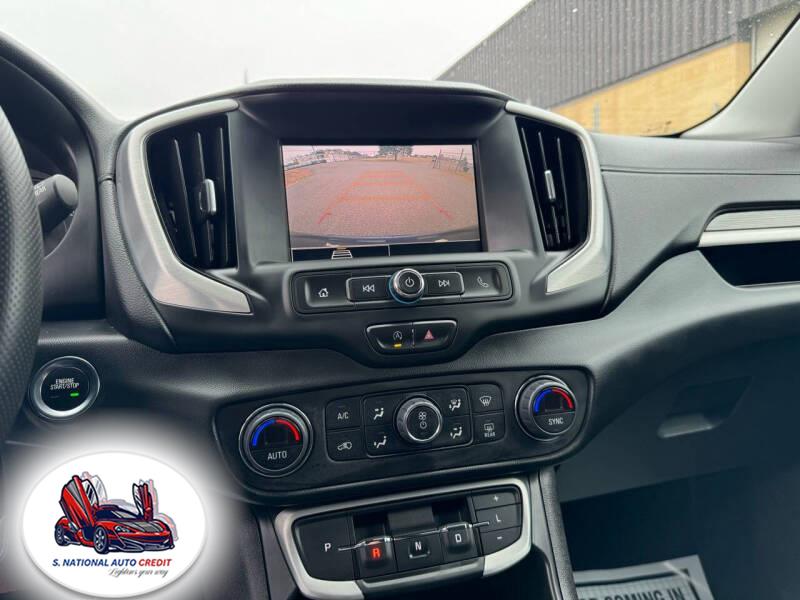 2022 GMC Terrain AWD 4dr SLE, available for sale in Meriden, Connecticut | Sandra Auto Broker LLC. Meriden, Connecticut 2022 GMC Terrain AWD 4dr SLE, available for sale in Meriden, Connecticut | Sandra Auto Broker LLC. Meriden, Connecticut