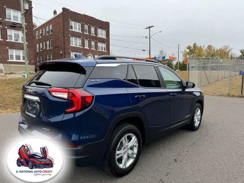 2022 GMC Terrain AWD 4dr SLE, available for sale in Meriden, Connecticut | Sandra Auto Broker LLC. Meriden, Connecticut 2022 GMC Terrain AWD 4dr SLE, available for sale in Meriden, Connecticut | Sandra Auto Broker LLC. Meriden, Connecticut