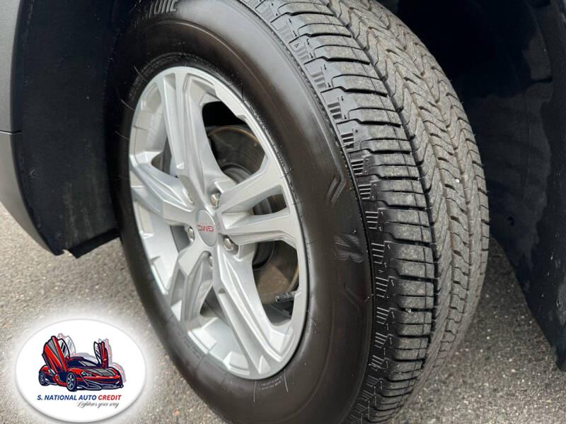 2022 GMC Terrain AWD 4dr SLE, available for sale in Meriden, Connecticut | Sandra Auto Broker LLC. Meriden, Connecticut 2022 GMC Terrain AWD 4dr SLE, available for sale in Meriden, Connecticut | Sandra Auto Broker LLC. Meriden, Connecticut