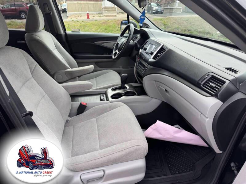2019 Honda Pilot LX AWD, available for sale in Meriden, Connecticut | Sandra Auto Broker LLC. Meriden, Connecticut 2019 Honda Pilot LX AWD, available for sale in Meriden, Connecticut | Sandra Auto Broker LLC. Meriden, Connecticut
