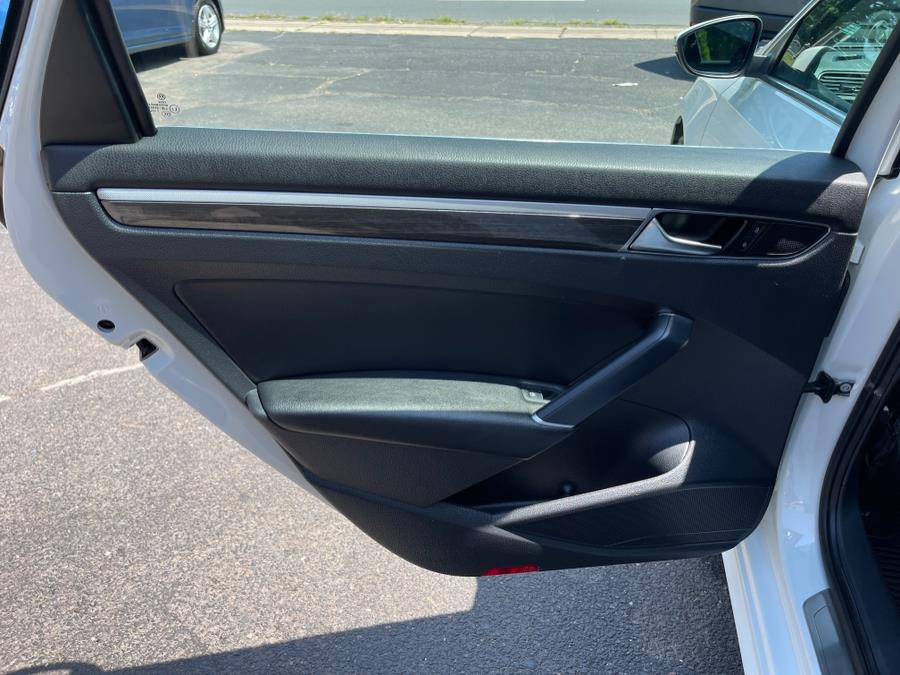 2017 Volkswagen Passat 1.8T SE w/Technology Auto, available for sale in Bloomfield, Connecticut | AXA Car Sales and Repair LLC. Bloomfield, Connecticut 2017 Volkswagen Passat 1.8T SE w/Technology Auto, available for sale in Bloomfield, Connecticut | AXA Car Sales and Repair LLC. Bloomfield, Connecticut