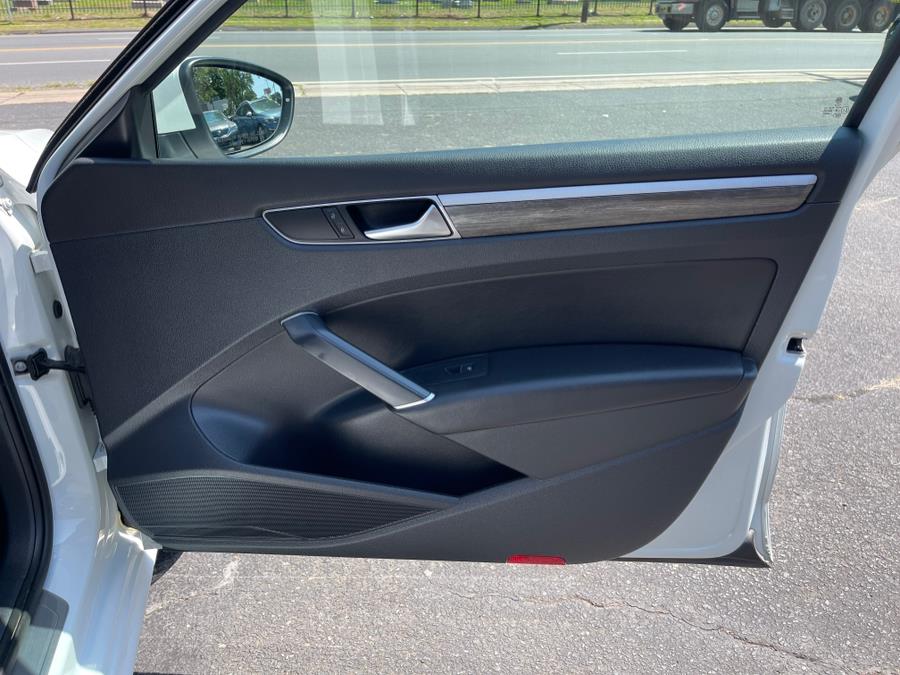2017 Volkswagen Passat 1.8T SE w/Technology Auto, available for sale in Bloomfield, Connecticut | AXA Car Sales and Repair LLC. Bloomfield, Connecticut 2017 Volkswagen Passat 1.8T SE w/Technology Auto, available for sale in Bloomfield, Connecticut | AXA Car Sales and Repair LLC. Bloomfield, Connecticut