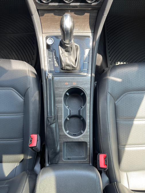 2017 Volkswagen Passat 1.8T SE w/Technology Auto, available for sale in Bloomfield, Connecticut | AXA Car Sales and Repair LLC. Bloomfield, Connecticut 2017 Volkswagen Passat 1.8T SE w/Technology Auto, available for sale in Bloomfield, Connecticut | AXA Car Sales and Repair LLC. Bloomfield, Connecticut