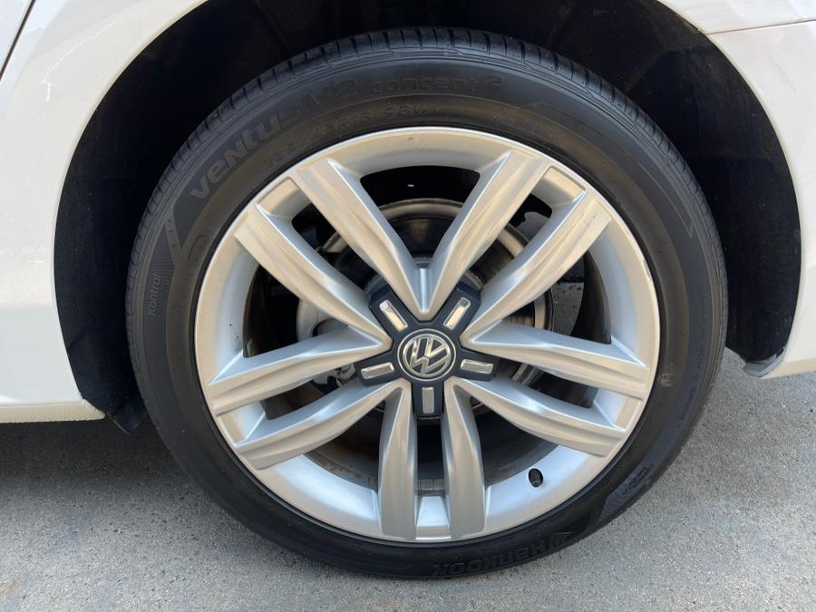 2017 Volkswagen Passat 1.8T SE w/Technology Auto, available for sale in Bloomfield, Connecticut | AXA Car Sales and Repair LLC. Bloomfield, Connecticut 2017 Volkswagen Passat 1.8T SE w/Technology Auto, available for sale in Bloomfield, Connecticut | AXA Car Sales and Repair LLC. Bloomfield, Connecticut