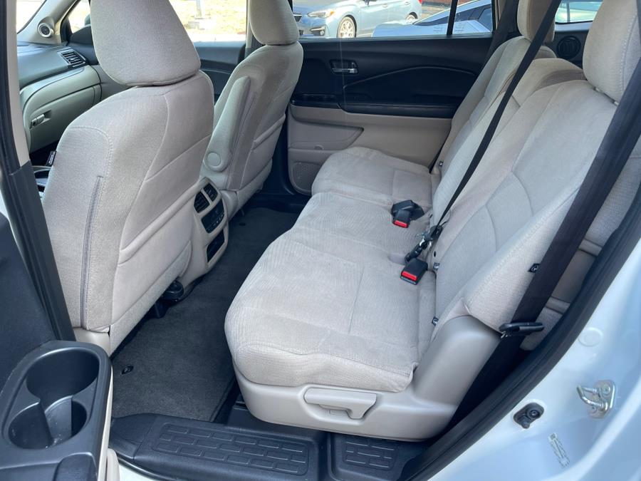2016 Honda Pilot AWD 4dr EX, available for sale in Bloomfield, Connecticut | AXA Car Sales and Repair LLC. Bloomfield, Connecticut 2016 Honda Pilot AWD 4dr EX, available for sale in Bloomfield, Connecticut | AXA Car Sales and Repair LLC. Bloomfield, Connecticut