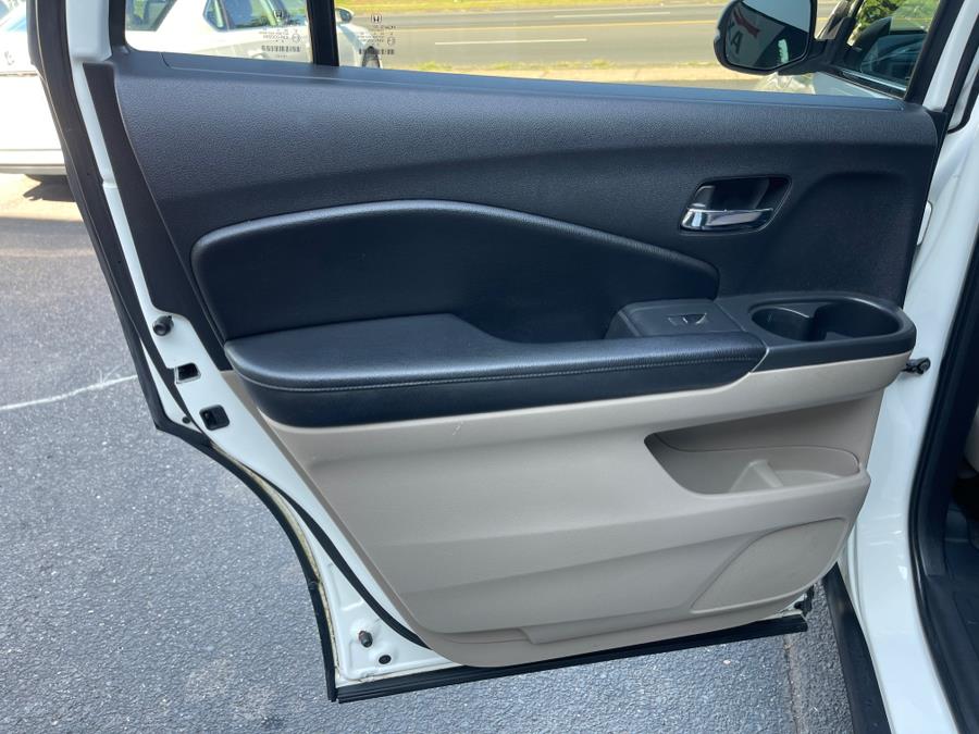 2016 Honda Pilot AWD 4dr EX, available for sale in Bloomfield, Connecticut | AXA Car Sales and Repair LLC. Bloomfield, Connecticut 2016 Honda Pilot AWD 4dr EX, available for sale in Bloomfield, Connecticut | AXA Car Sales and Repair LLC. Bloomfield, Connecticut