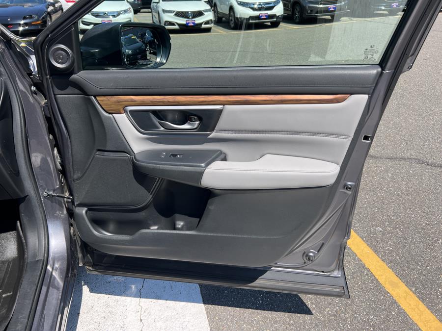 2017 Honda CR-V Touring AWD, available for sale in Waterbury, Connecticut | National Auto Brokers, Inc.. Waterbury, Connecticut 2017 Honda CR-V Touring AWD, available for sale in Waterbury, Connecticut | National Auto Brokers, Inc.. Waterbury, Connecticut