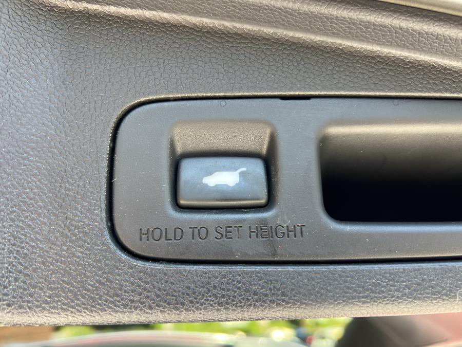 2017 Honda CR-V Touring AWD, available for sale in Waterbury, Connecticut | National Auto Brokers, Inc.. Waterbury, Connecticut 2017 Honda CR-V Touring AWD, available for sale in Waterbury, Connecticut | National Auto Brokers, Inc.. Waterbury, Connecticut
