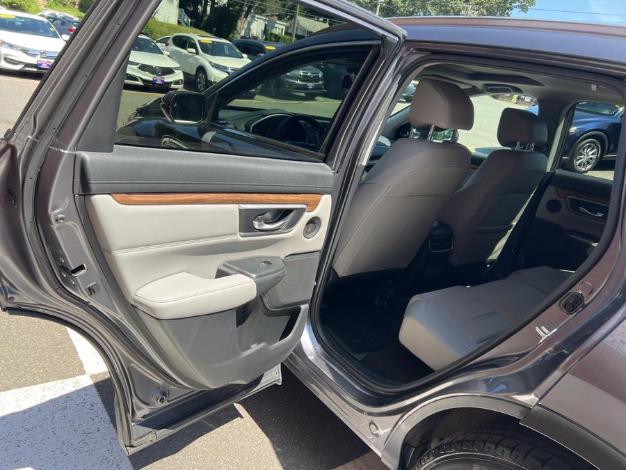 2017 Honda CR-V Touring AWD, available for sale in Waterbury, Connecticut | National Auto Brokers, Inc.. Waterbury, Connecticut 2017 Honda CR-V Touring AWD, available for sale in Waterbury, Connecticut | National Auto Brokers, Inc.. Waterbury, Connecticut