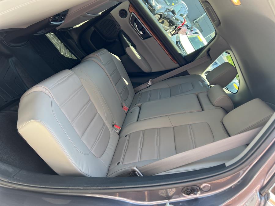 2017 Honda CR-V Touring AWD, available for sale in Waterbury, Connecticut | National Auto Brokers, Inc.. Waterbury, Connecticut 2017 Honda CR-V Touring AWD, available for sale in Waterbury, Connecticut | National Auto Brokers, Inc.. Waterbury, Connecticut