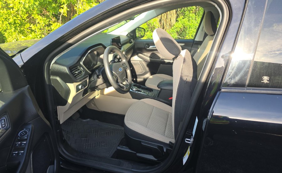 2021 Ford Escape SE FWD, available for sale in Fort Myers, Florida | Carlux Fort Myers. Fort Myers, Florida 2021 Ford Escape SE FWD, available for sale in Fort Myers, Florida | Carlux Fort Myers. Fort Myers, Florida