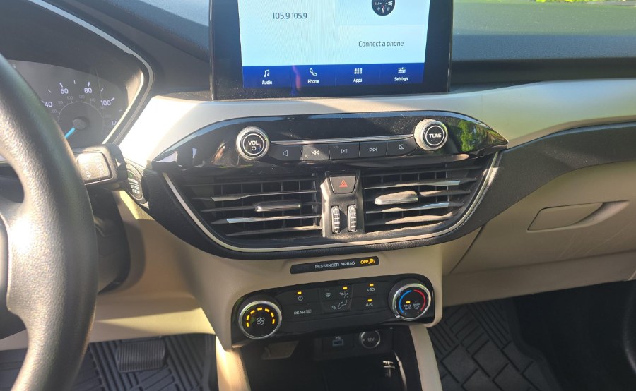 2021 Ford Escape SE FWD, available for sale in Fort Myers, Florida | Carlux Fort Myers. Fort Myers, Florida 2021 Ford Escape SE FWD, available for sale in Fort Myers, Florida | Carlux Fort Myers. Fort Myers, Florida